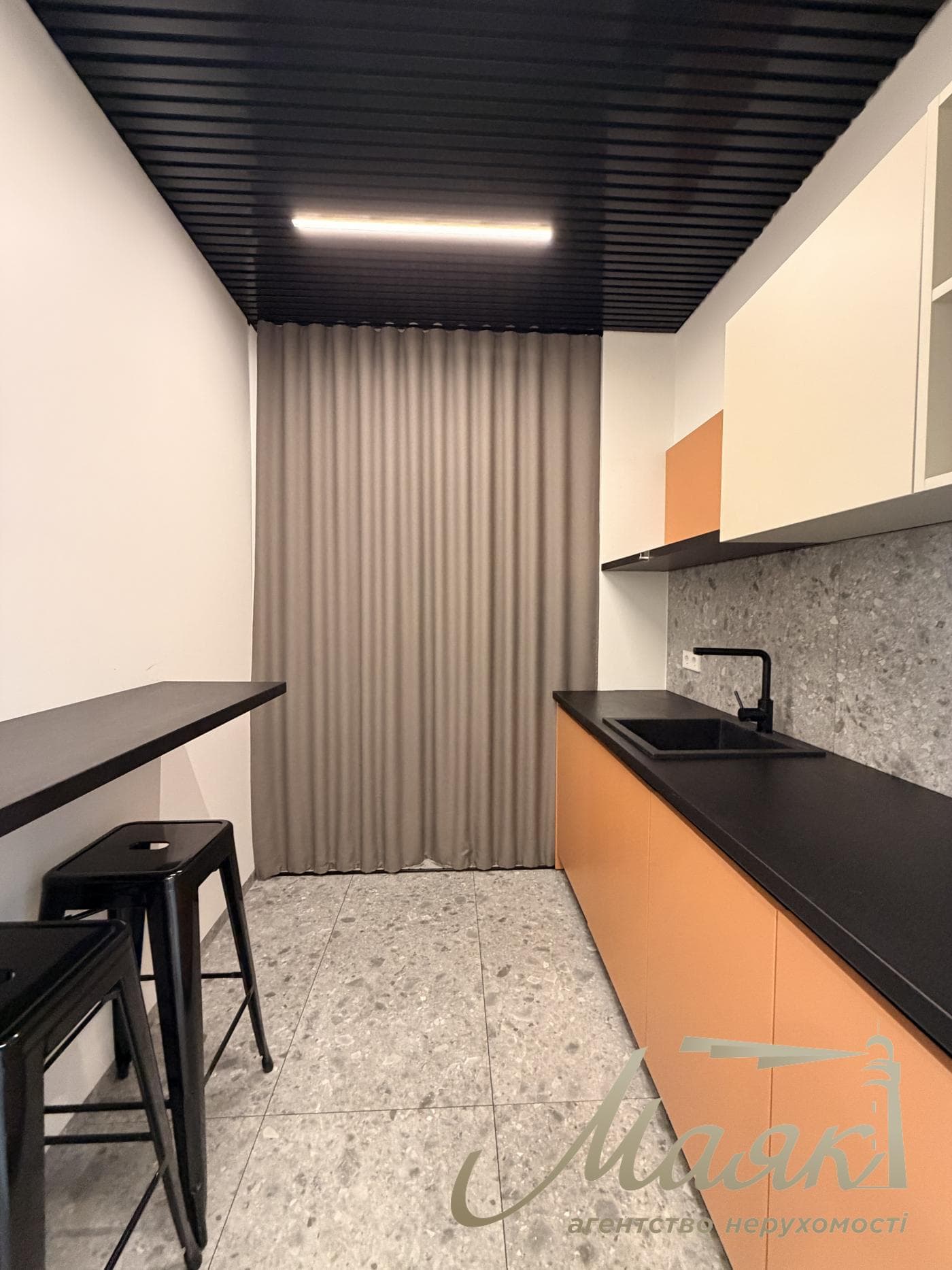 Space for rent (55 m²) in the Novopechnye Lipki residential complex, Dragomirova Street