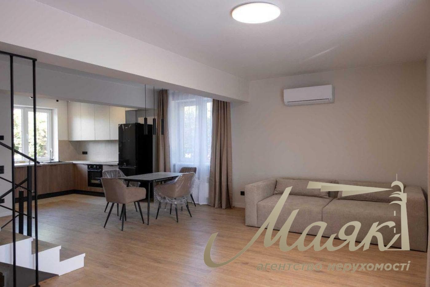 Оренда сучасного дуплексу площею 160 м² з підвалом-укриттям, с. Іванковичі/Кременіще, Києво-Святошинський район