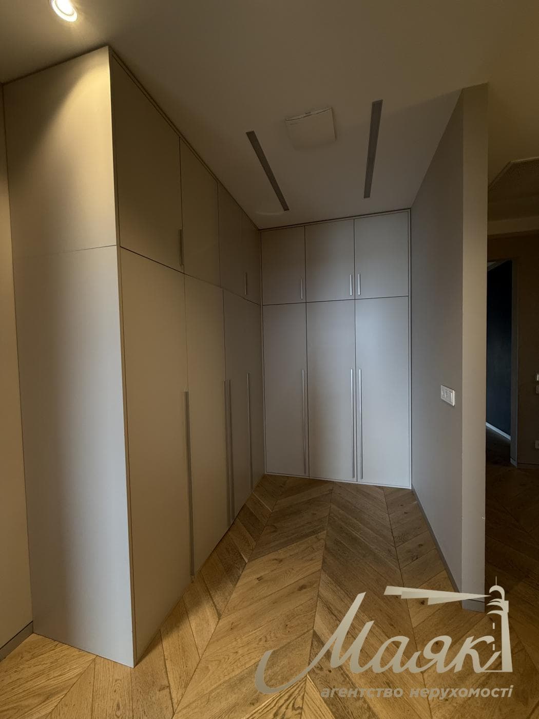 Аренда видовой 5-комнатной квартиры (230м2) в ЖК "Chelsea Tower", ул. Деловая 4, Центр, Печерский район