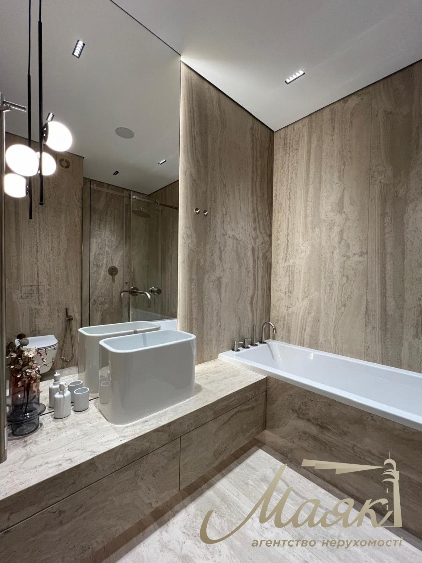 Оренда 3к квартири в ЖК TRIIINITY, 104 м кв, Печерський район