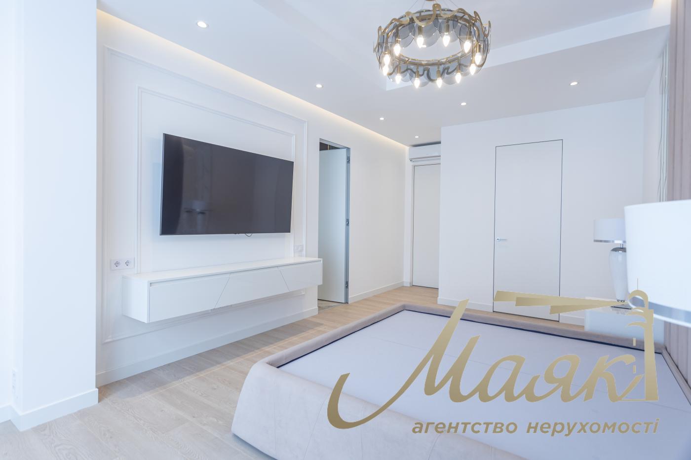 Продаж 4-кімнатної квартири 180 м² в ЖК "Новопечерські Липки", Драгомирова 15Б, Печерський район, Київ.