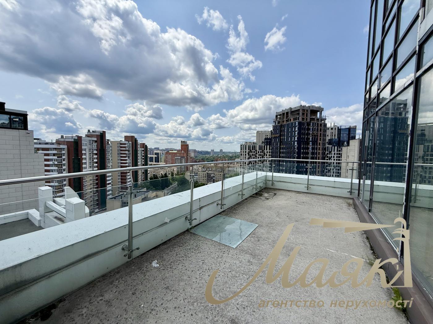 Apartment for sale with terrace in Residential Complex Boulevard Fontonov, Pechersk, Kiev