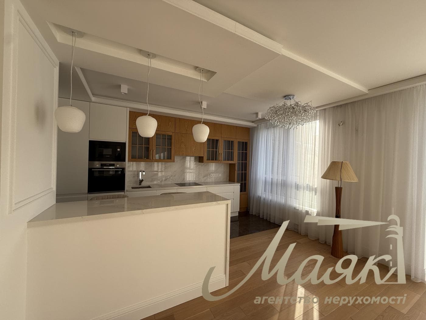 Продаж нової дизайнерської 2-кімнатної квартири площею 86 м², «Поділ Плаза & Резиденс»