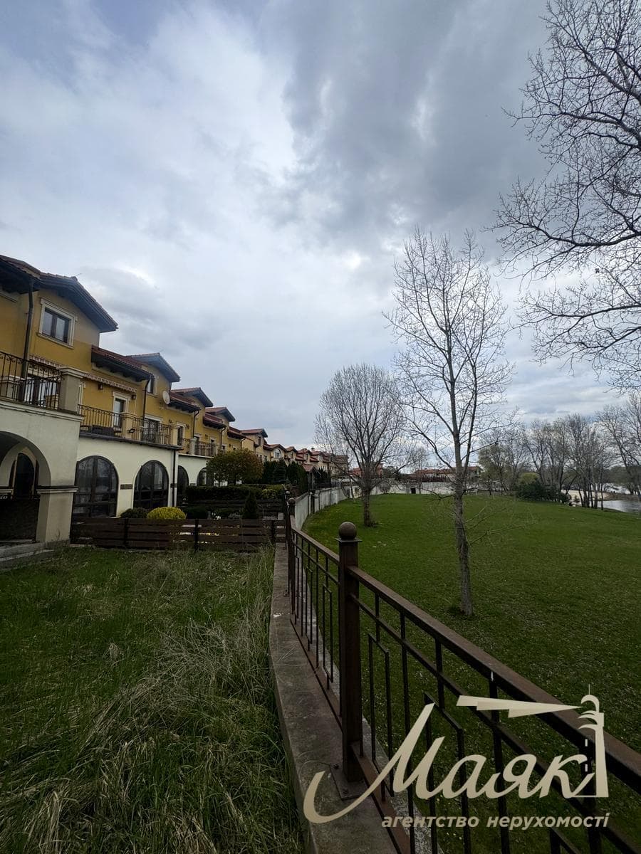 Продаж видового 3х поверхового таунхауса площею 270 м² у закритому комплексі "Італійський квартал", Оболонський район, Київ