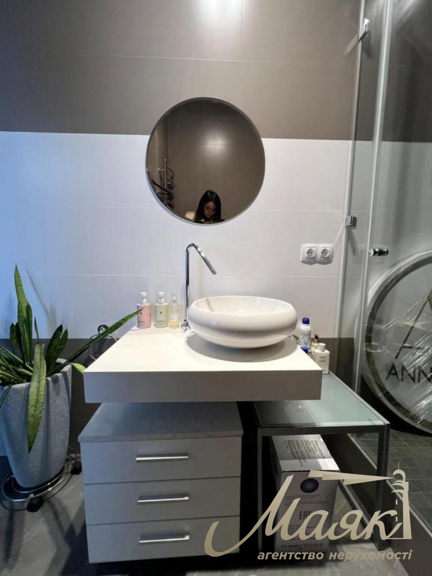 For sale office space 80 sq.m.sq. Residential Complex Boulevard of Fountains