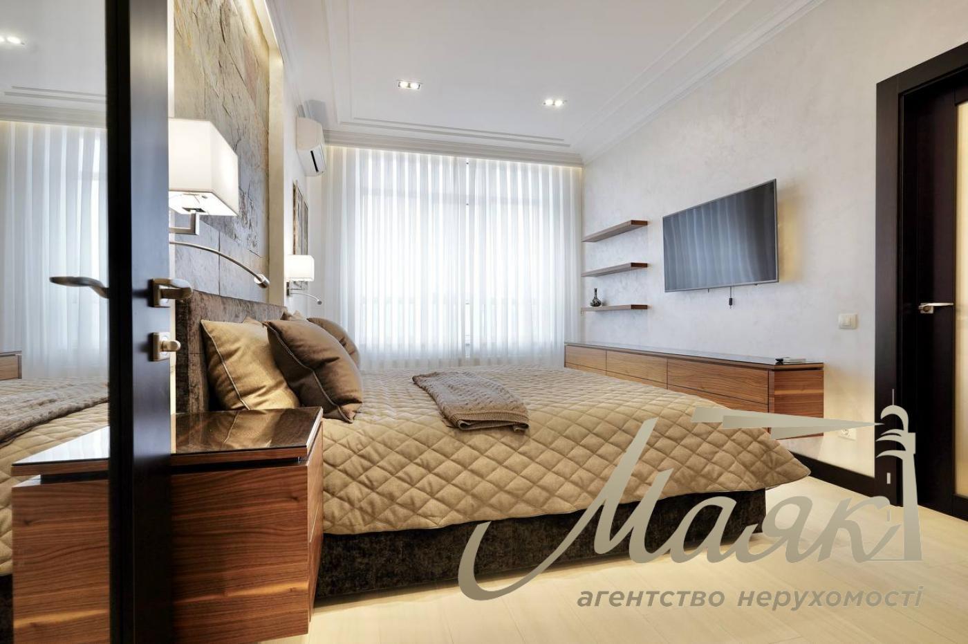 Продажа видовой 1-комнатной квартиры, 75 м2 в ЖК Central Park, Джона Маккейна, Кудри, Печерск