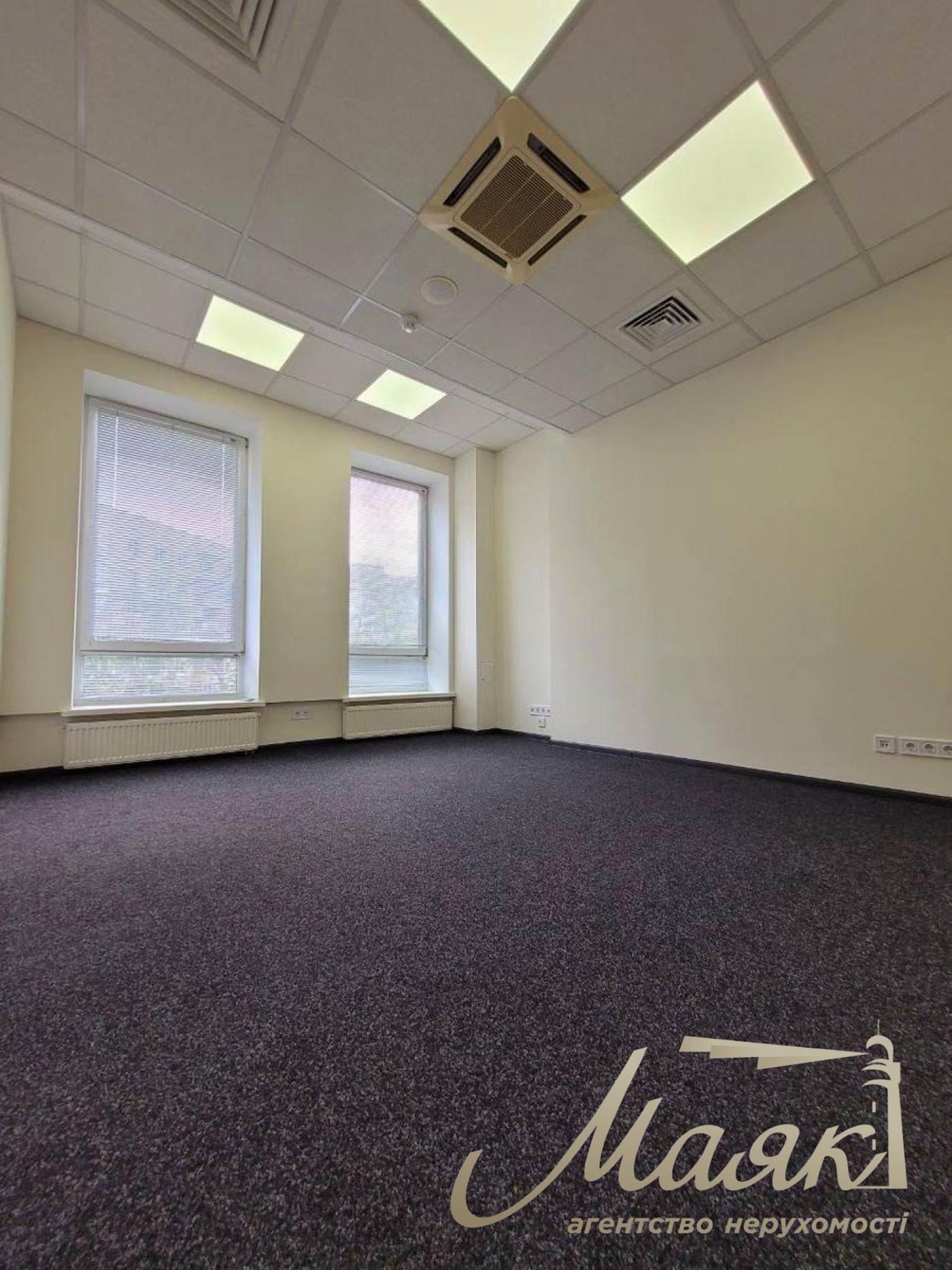 Аренда офиса 200 м² в центре Киева, ул. Сечевых Стрельцов, 50