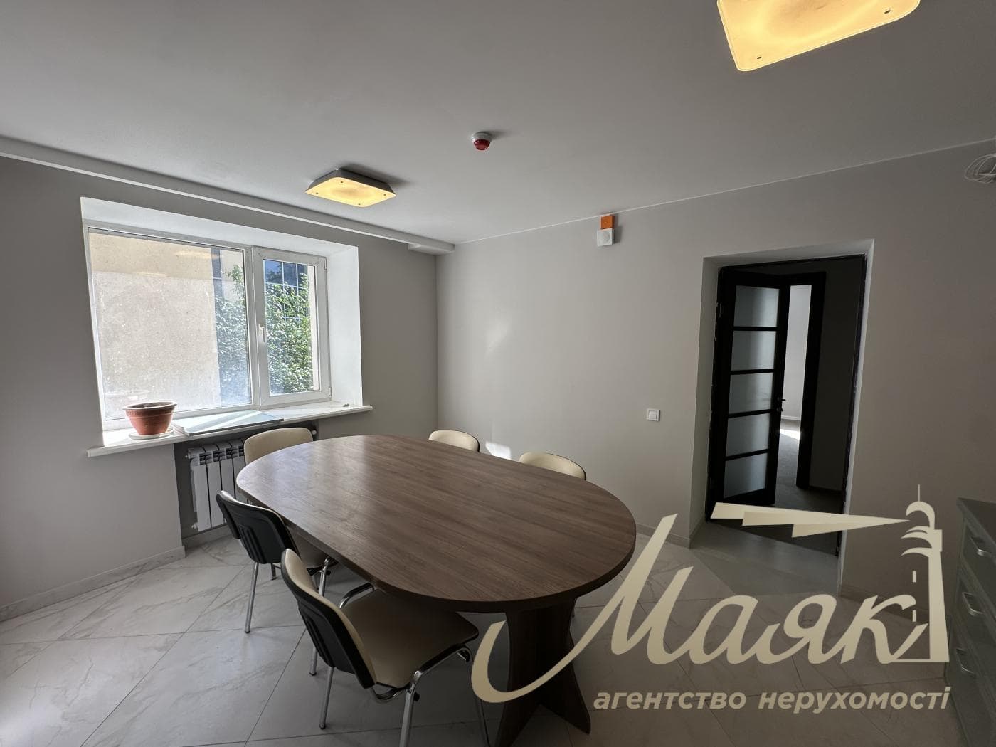 Оренда офісного приміщення з ремонтом (220 м²) на вул. Голосіївська, 7, корпус 1