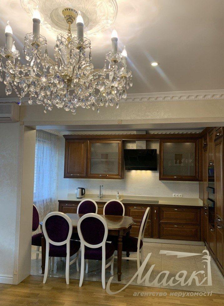 Продаж 3к квартири вул. Паньківська, Центр