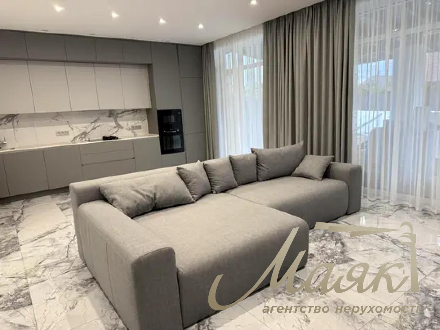 Продаж будинку з новим ремонтом 145м2, терасою та басейном у Глевасі