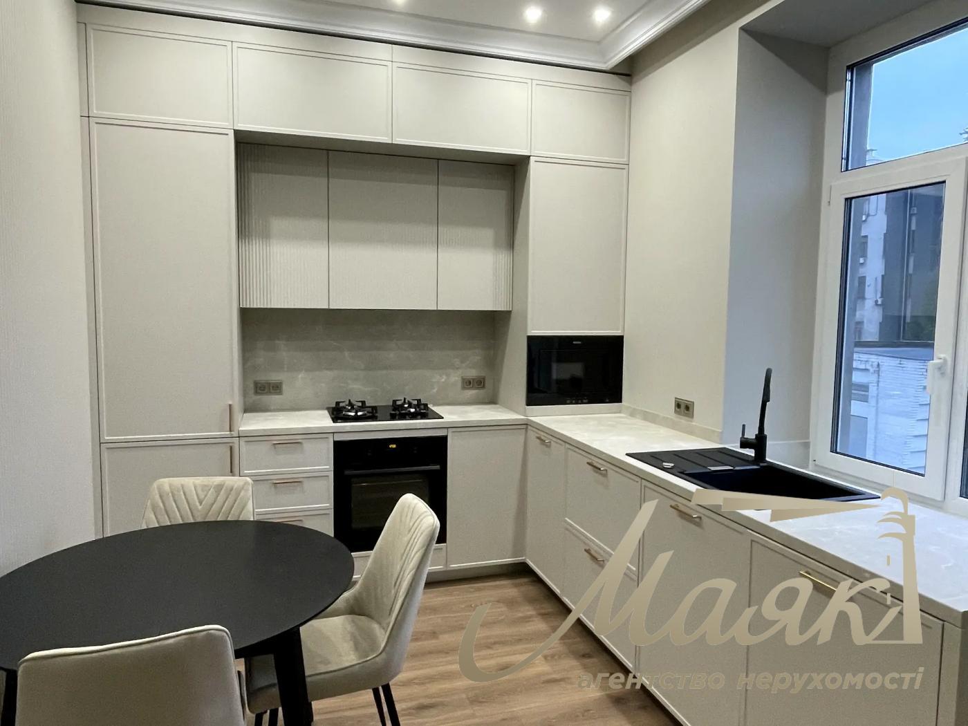 Rent 3-room apartment 75 m², Lutheranskaya street, Center