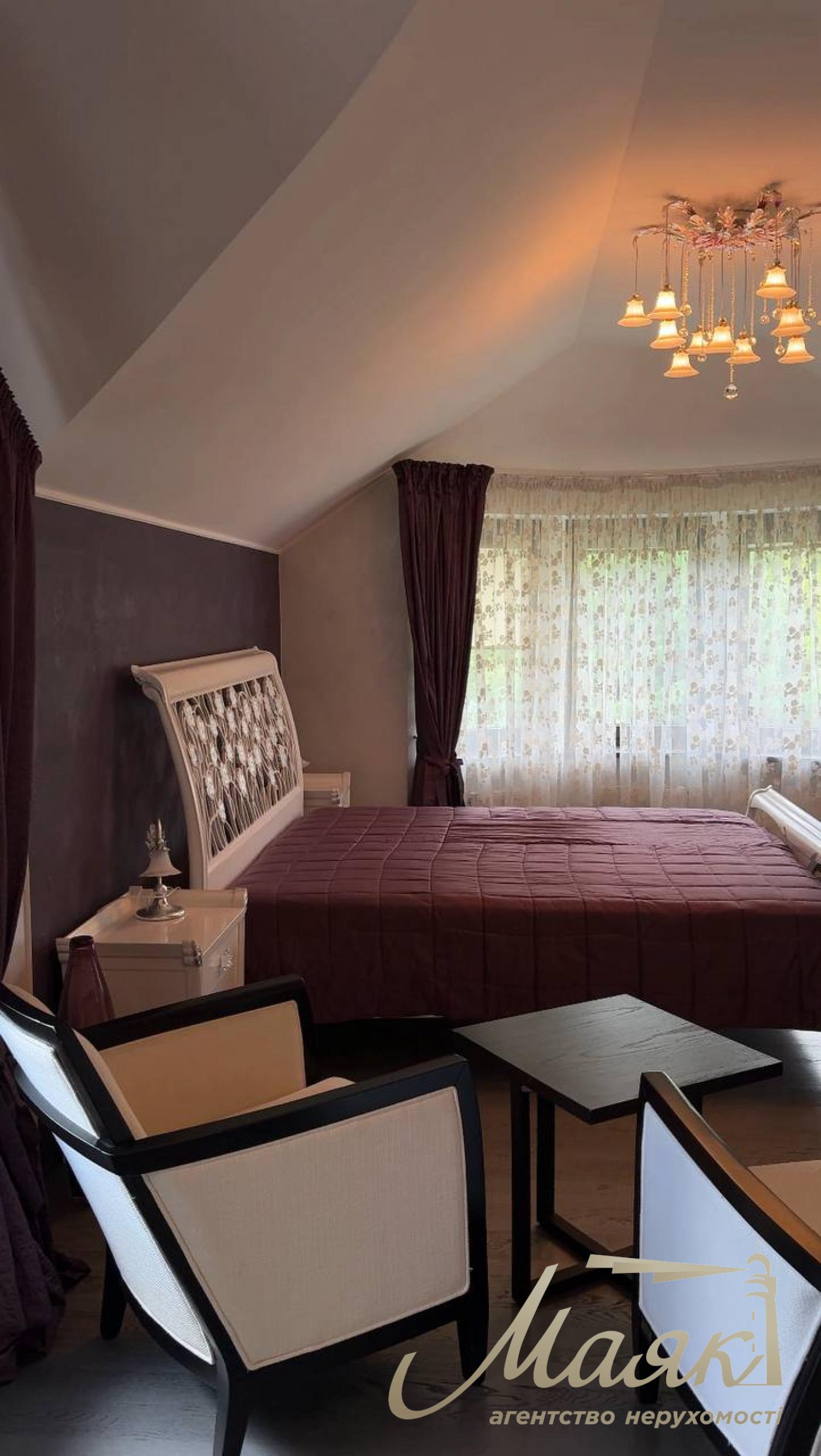 Оренда будинку 650м2 на 60 сотках землі на Хуторі Мриги, Голосіївський район.