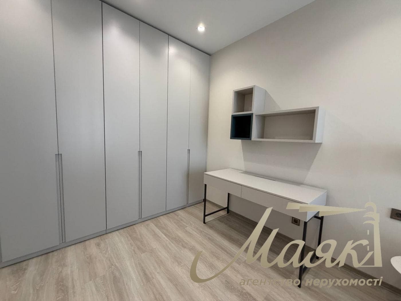 Оренда 2-кімнатної квартири з терасою у ЖК Atlantic Residences, вул. Антоновича, 118. Палац України, Центр.