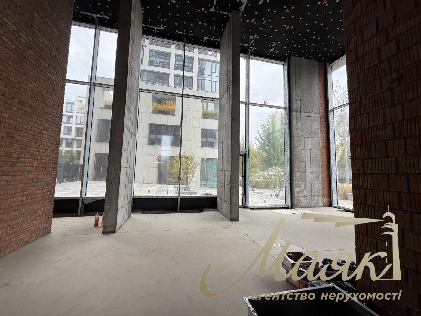 Продажа фасадного коммерческого помещения 244 м² в UNIT.Home, ул. Гарета Джонса/Семьи Хохловых, Шевченковский район.