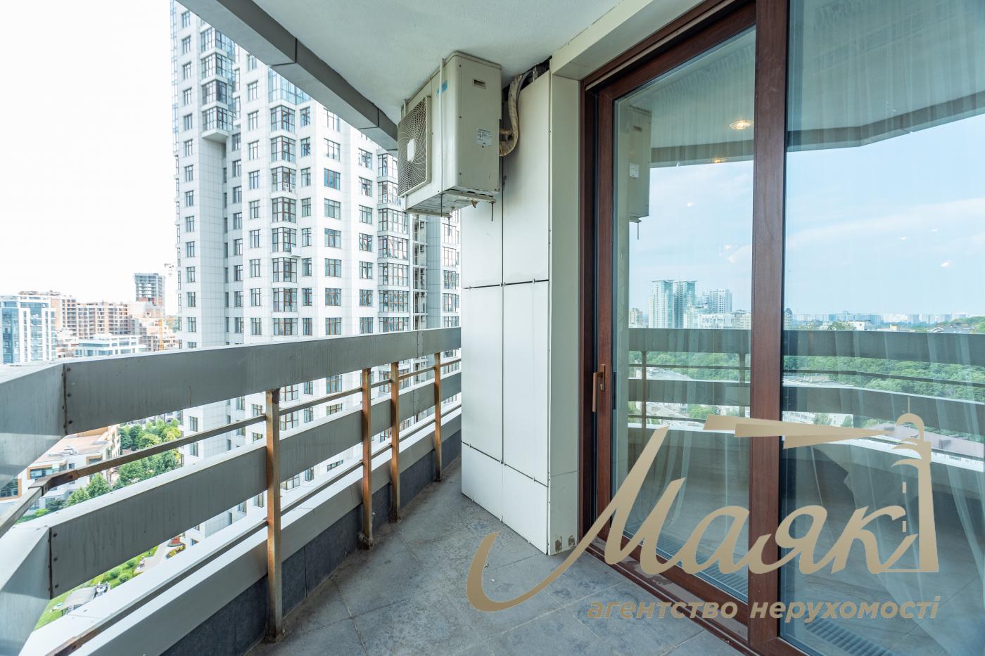 Rent 180m2 view apartment in LCD Novopecherskie Lipki, Andriy Verkhoglyada/Dragomirov Street 5, Pechersk, Kyiv