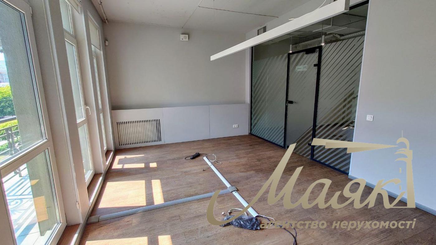 Оренда офісу 521м2 у БЦ на Контрактовій