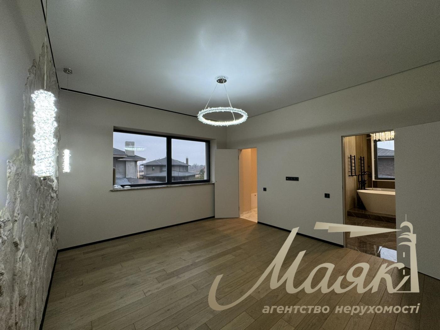 Продажа дома 286 м2  в с.Ходосовка КГ ВИТАГРАД