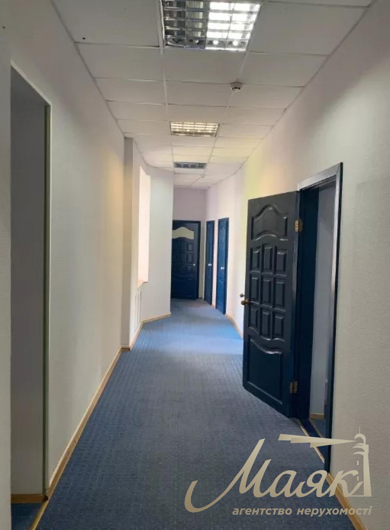 Office building with renovation for sale on Bolshaya Zhitomirskaya street! Business center of the city. Kyiv