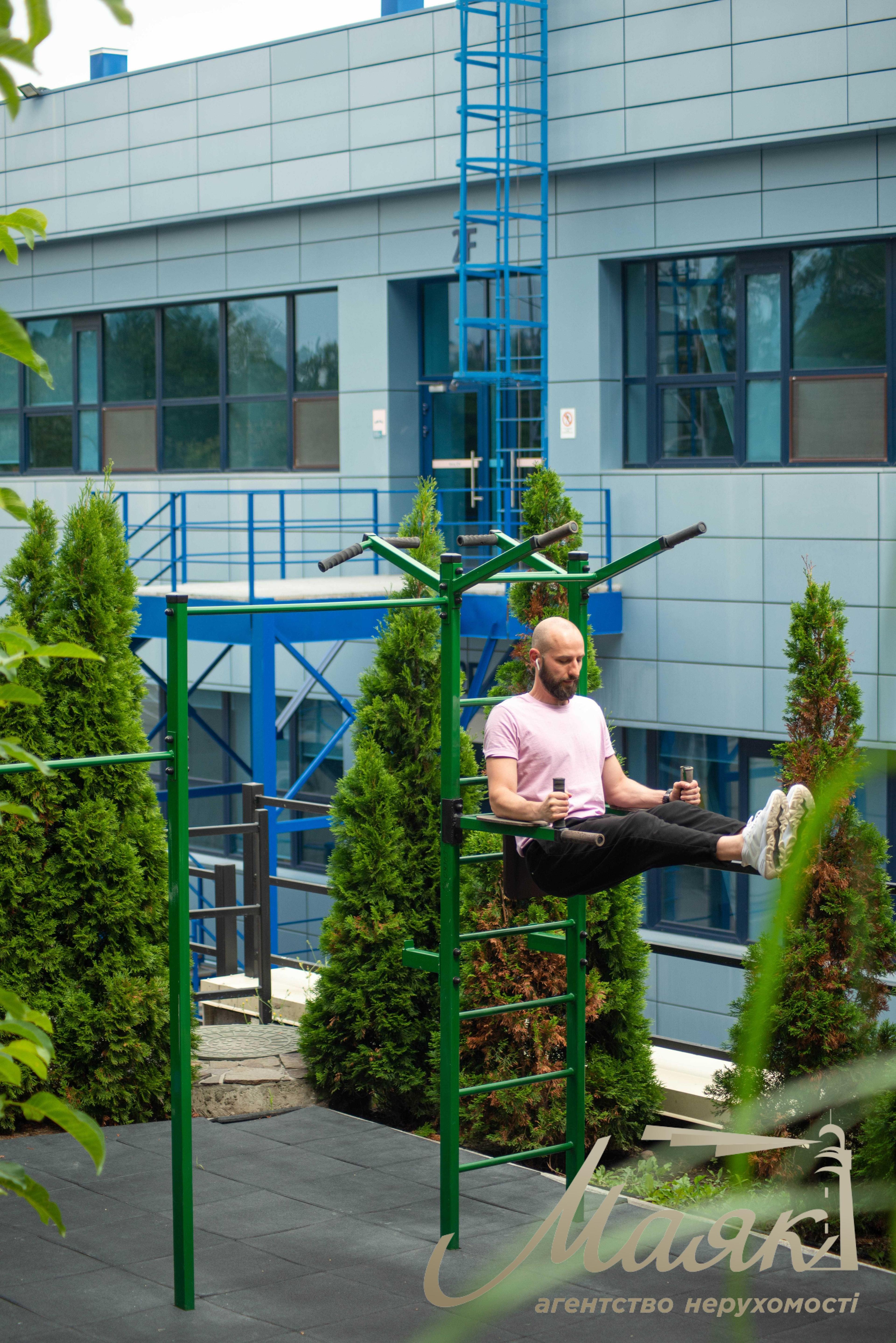Office for rent 300 m2 in BC Victoria Park, Maksimovicha street, Vasilkivska metro station