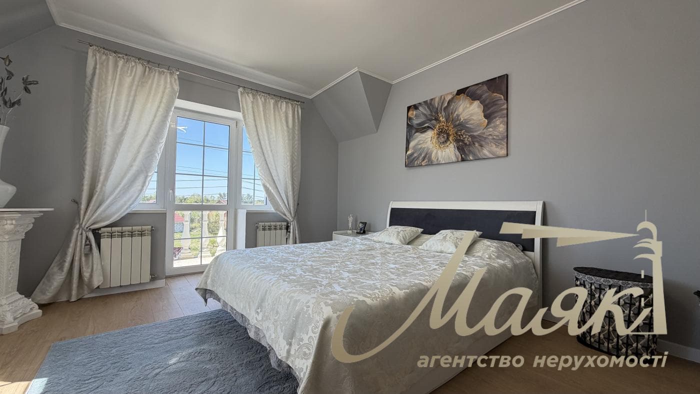 Продаж преміального 3х-поверхового будинку 350 м² у Гореничі, Бучанський район, Київська область