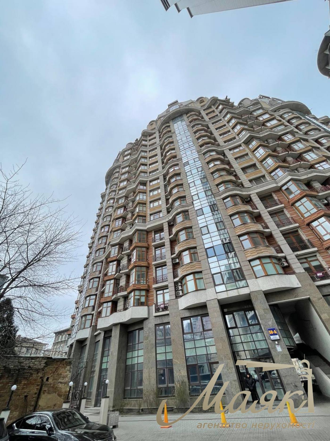Sale of a view apartment in the residential complex "Fundukleevsky", Bohdan Khmelnitsky street