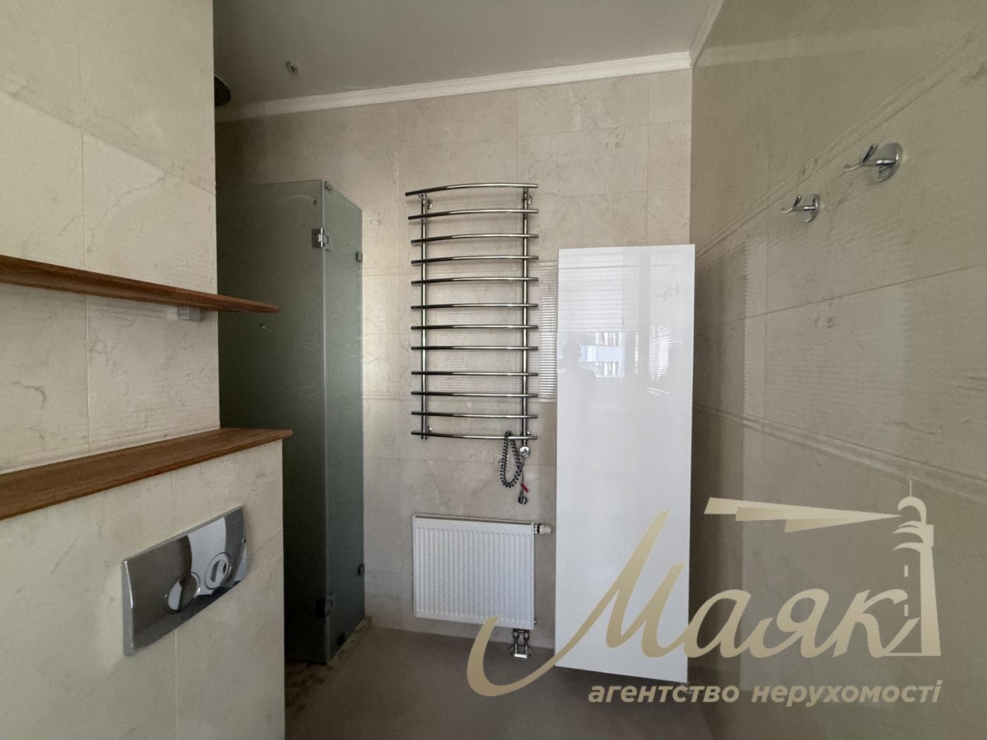 For sale 4-room apartment in LCD "Novopecherskie Lipki" Address: 16, A. Verkhoglyada St. (Dragomirov), Pechersk district.