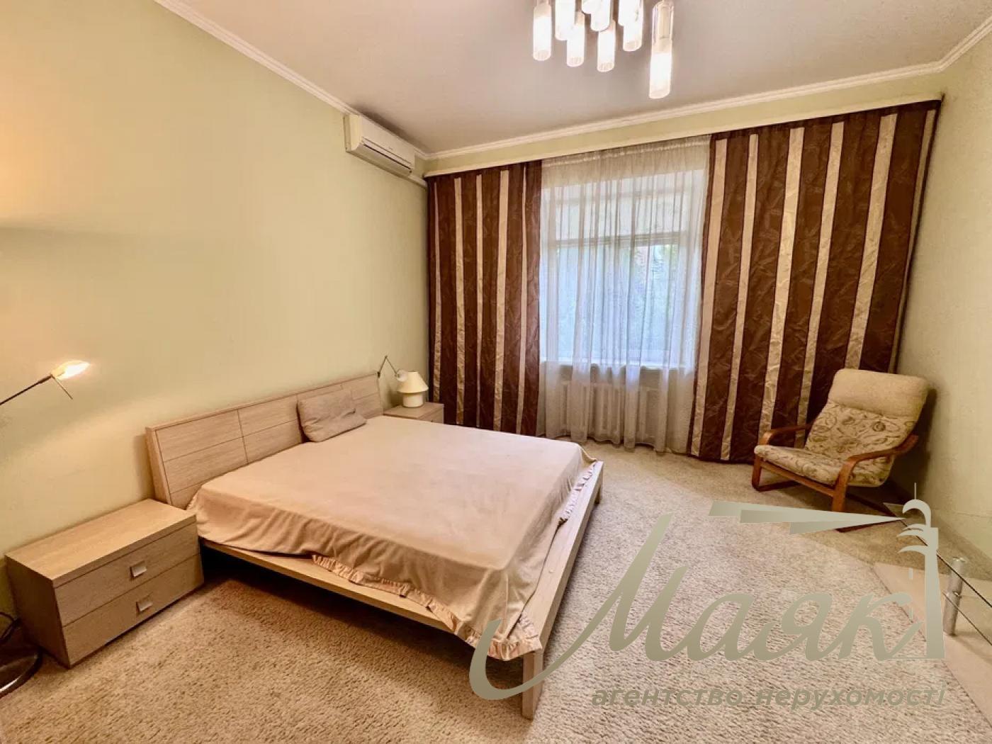 Оренда 4-кімнатної квартири, стм. Дружби народів, Печерськ, Київ