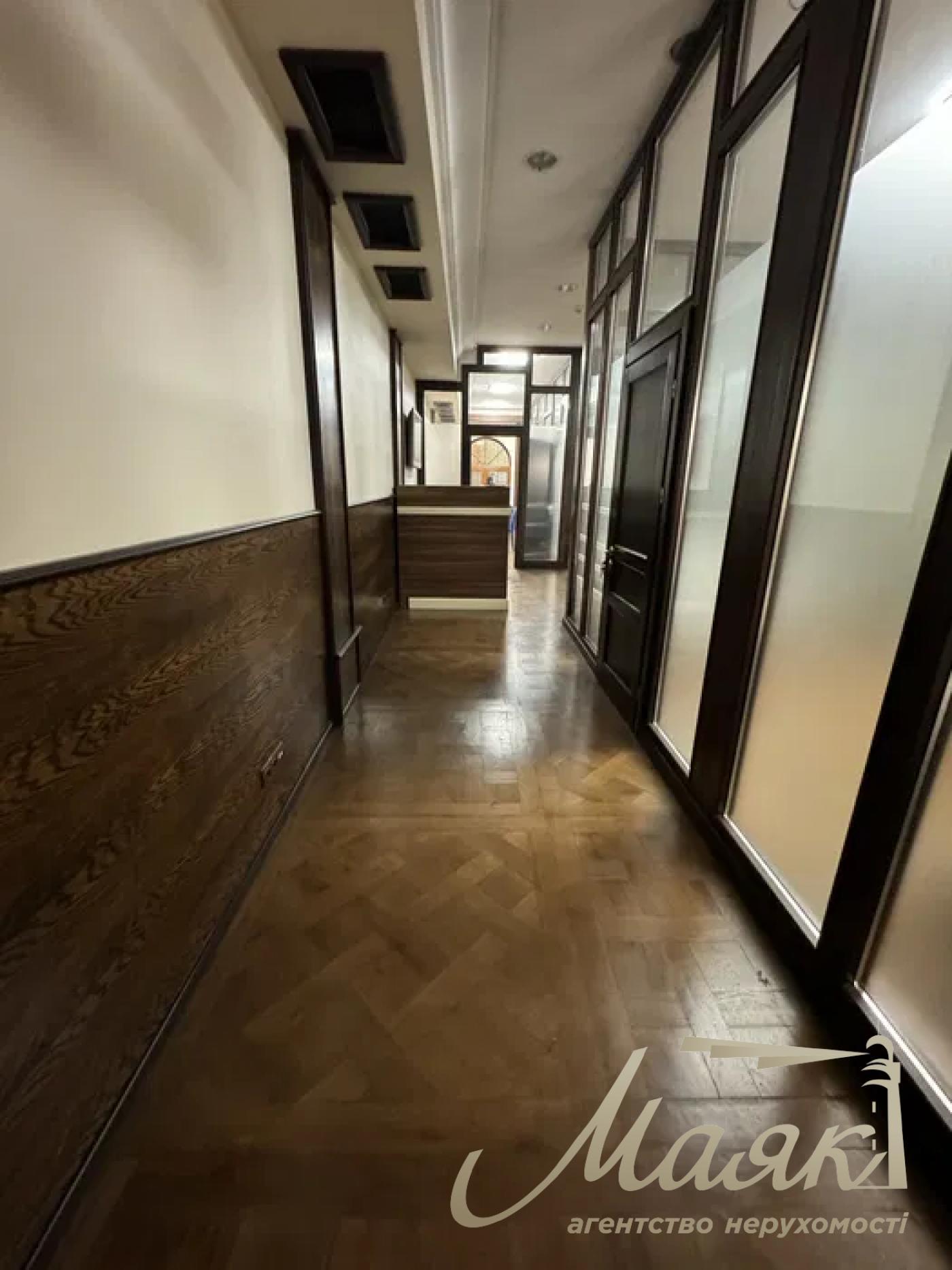 Office for rent 140 sq.m. Zhilyanskaya str., Center