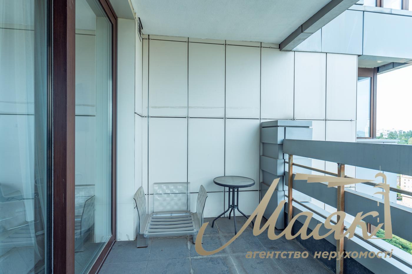 Rent 180m2 view apartment in LCD Novopecherskie Lipki, Andriy Verkhoglyada/Dragomirov Street 5, Pechersk, Kyiv
