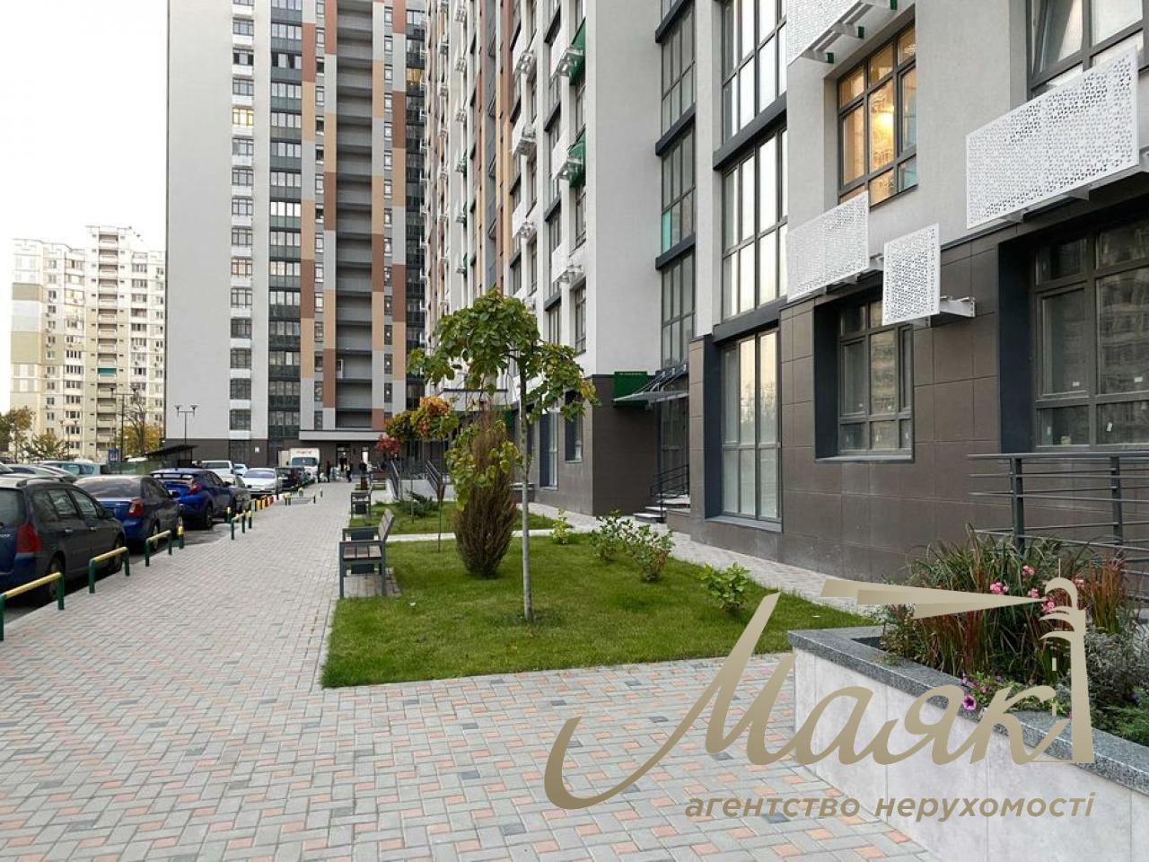 Продажа коммерческого помещения 122кв. ЖК Город цветов
