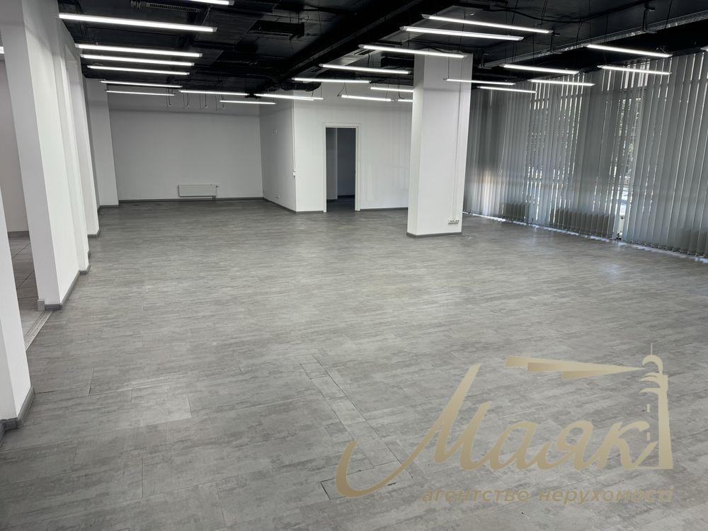 Office for rent 250m2 in Gloria Business Center, Nivki metro station