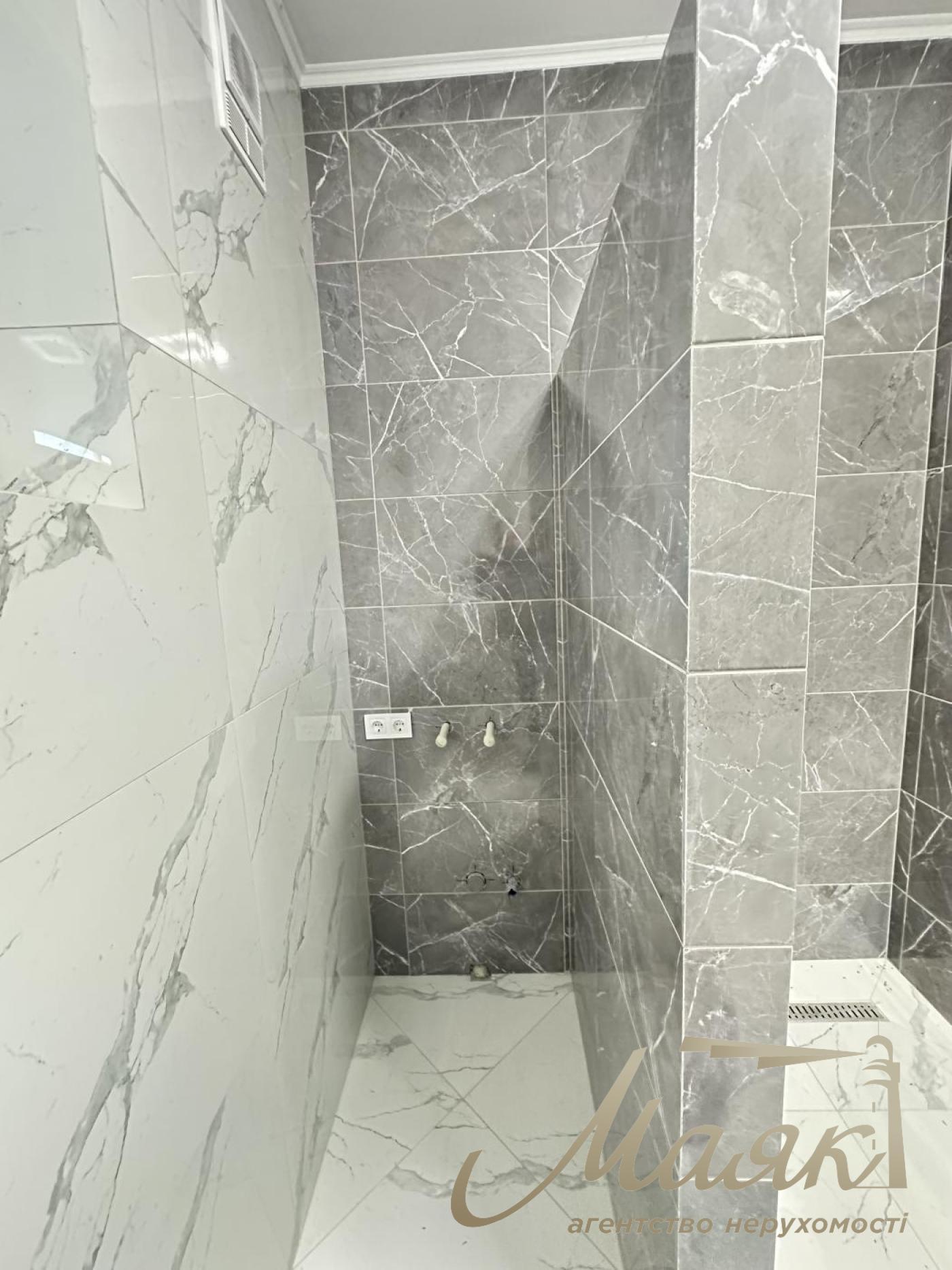 Sale 90m2 Duplex, Starye Petrovtsy, Zhovtneva st.