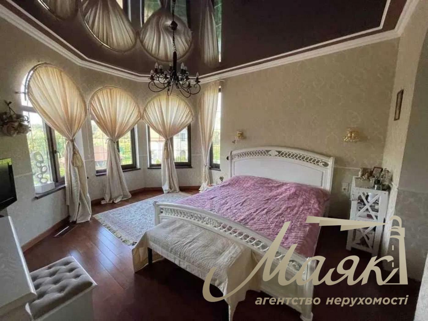 Sale of a 2-storey house 290m2 in the village of Novye Bezradichi