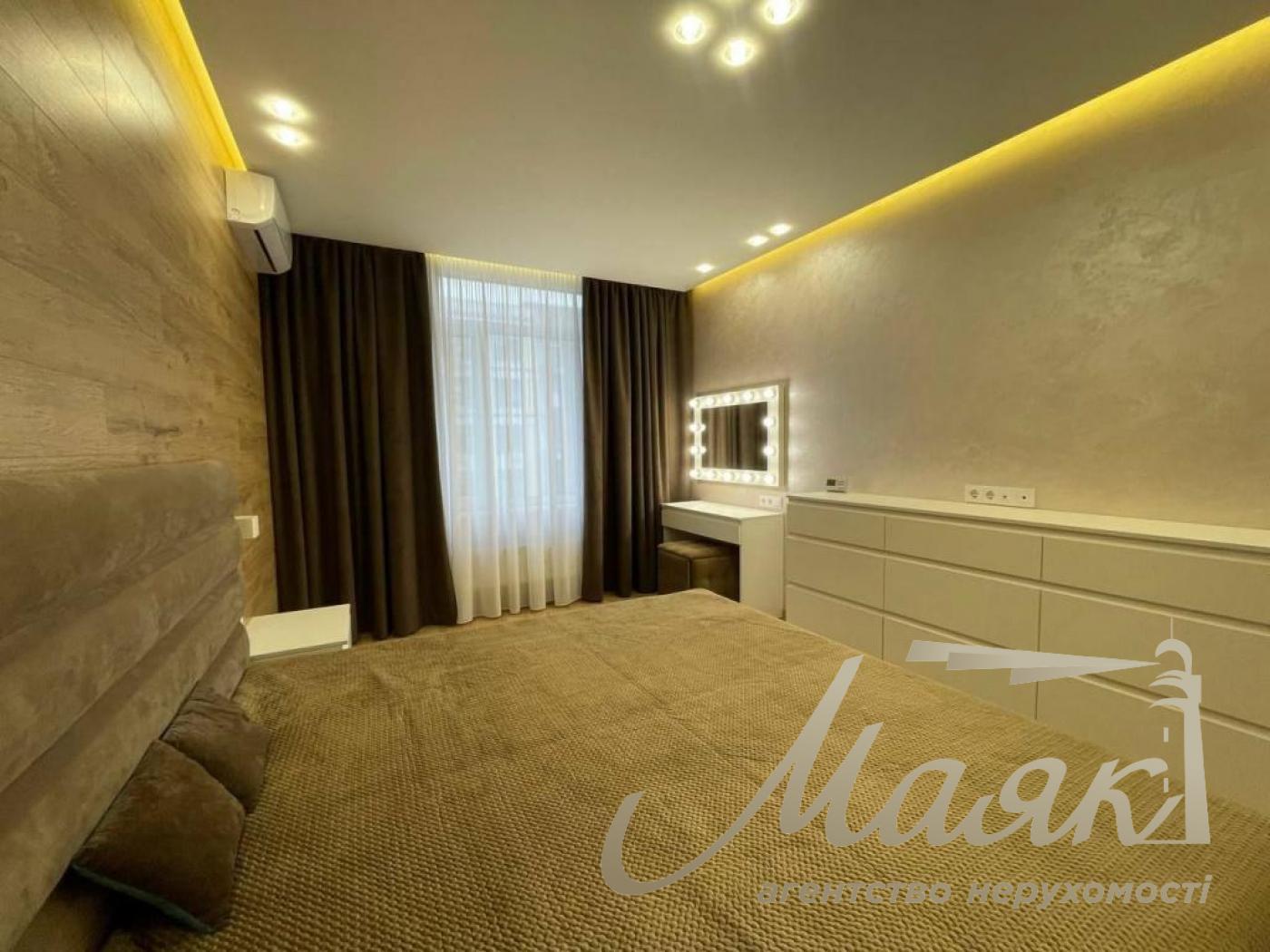 Sale of 2-room apartment 60m2 in residential complex Parkland, Yunosheskaya st. 17, Goloseevsky district, Kyiv.