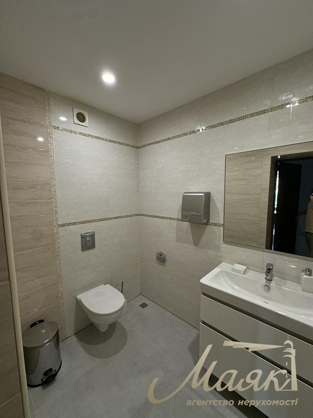 Оренда офісного приміщення з ремонтом (220 м²) на вул. Голосіївська, 7, корпус 1