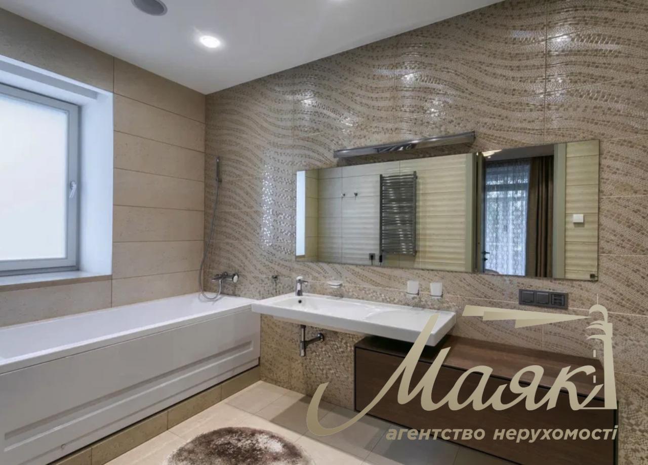 Sale of 3-room apartment Shota Rustaveli street
