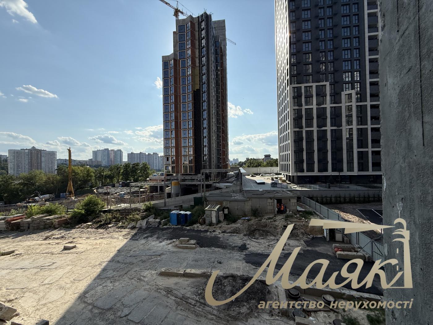 Apartment for sale 108 m2 in LCD Novopecherskie Lipki Dragomirova 7 turn