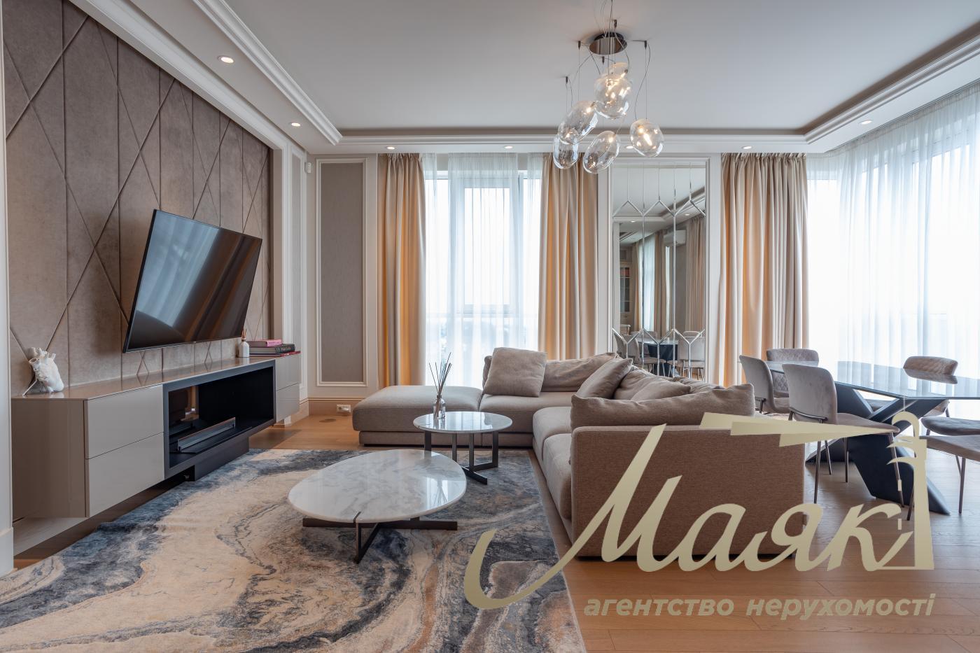Rent 3-bedroom apartment LCD Novopecherskie Lipki, Verkhoglyada street (Dragomirov)
