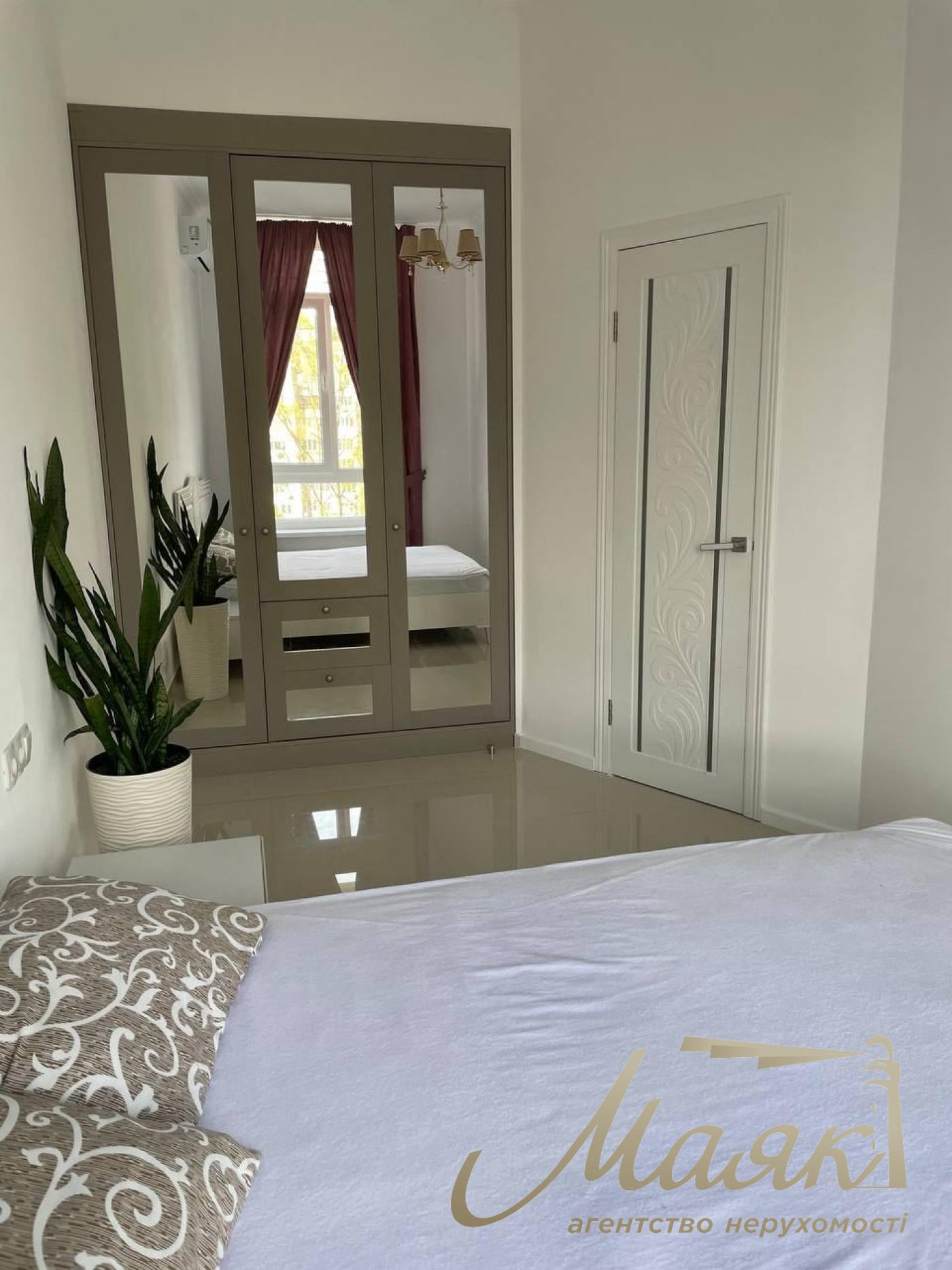 Sale of a 2-room apartment in residential complex 38 Zhemchuzhina.