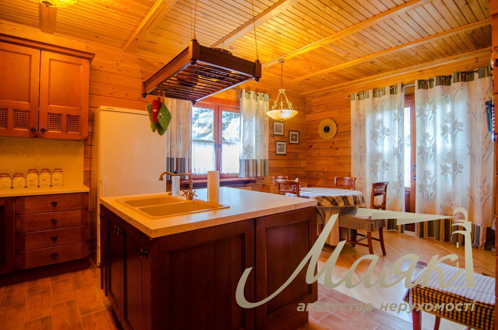 Оренда 2х-поверхового будинку 200 м² с. Нові Безрадичі (Романків), Новообухівська траса, Київська область, Обухівський район.