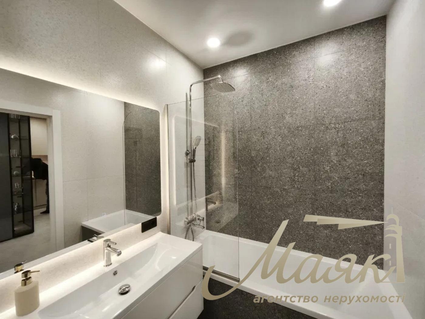 Продаж 1-кімнатної квартири в ЖК "Варшавський 3", Виноградар