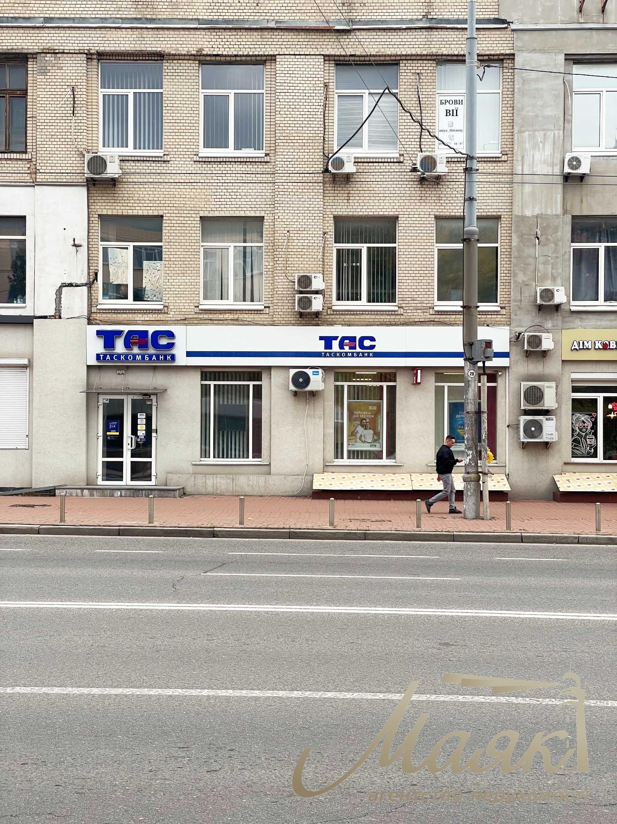 Аренда фасадного помещени, 102 м2 ул. Васильковская, 30