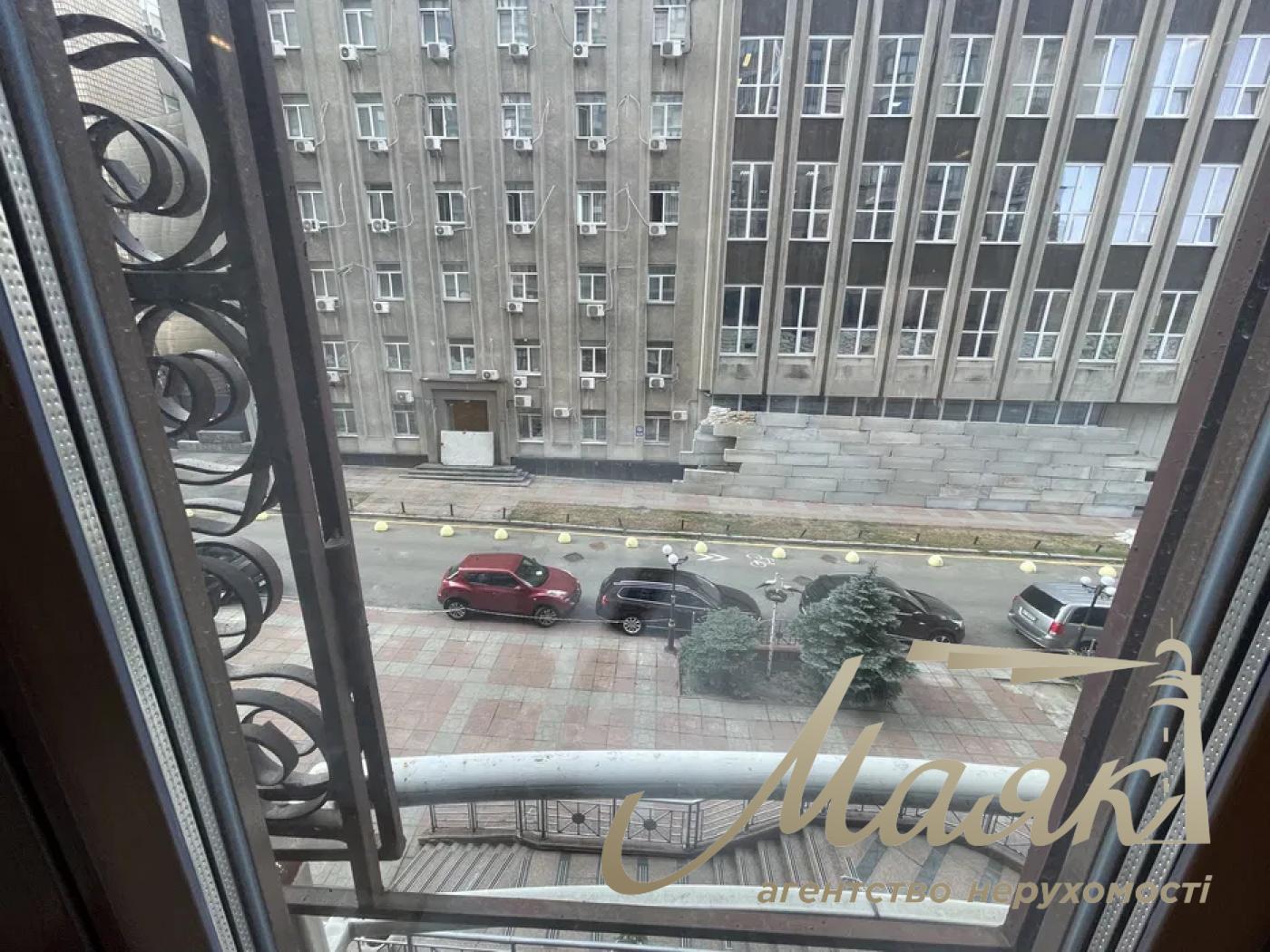Оренда 4к квартири (217м²) по вул. Паторжинського 14, Центр