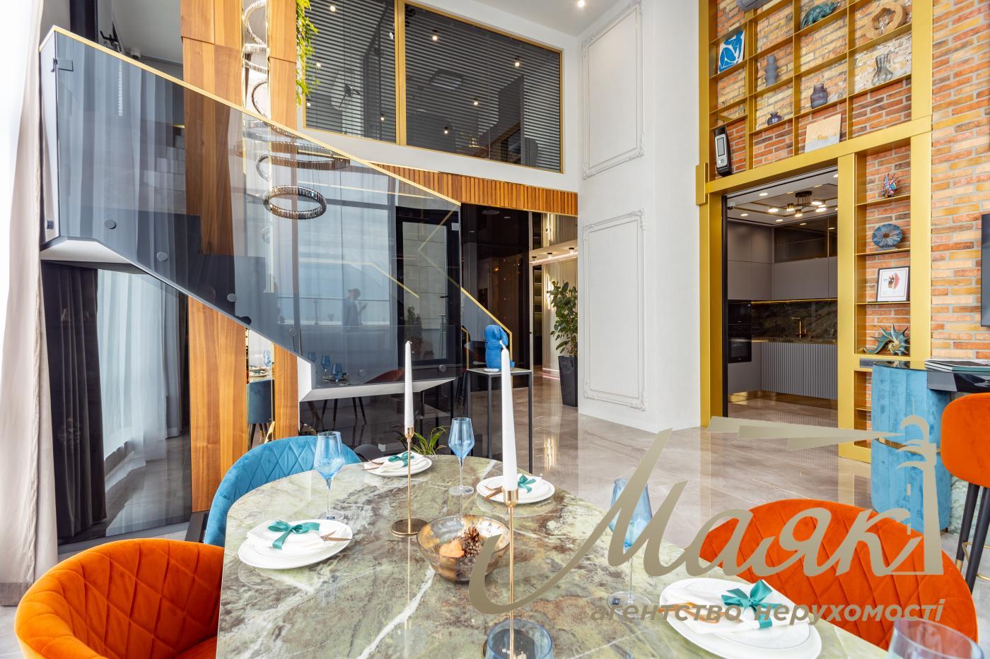 Продаж пентхауса 195 м² з терасою та дизайнерським ремонтом у ЖК Park Avenue VIP, Київ