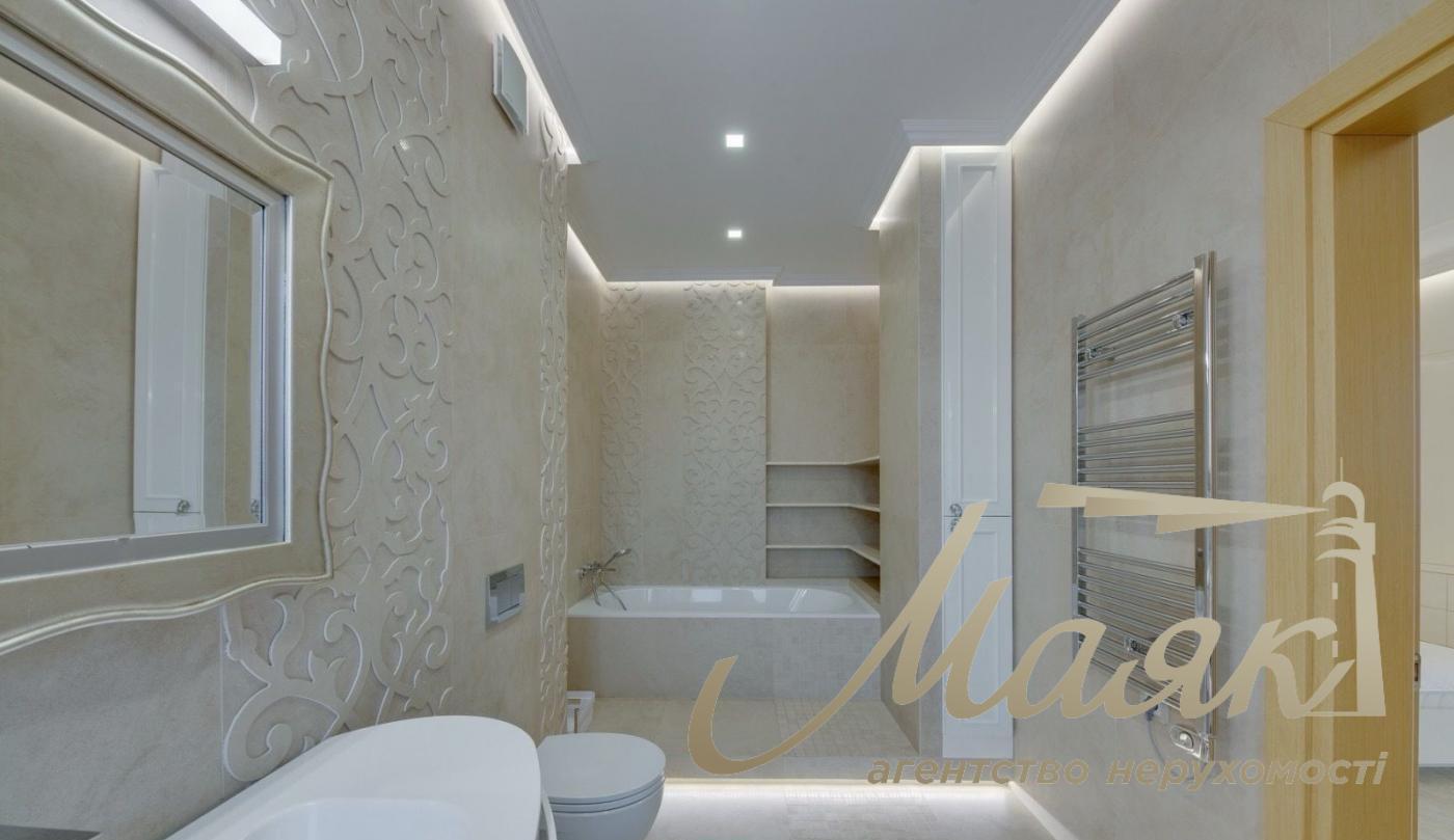 Penthouse for sale, Nazarovskaya St., Center