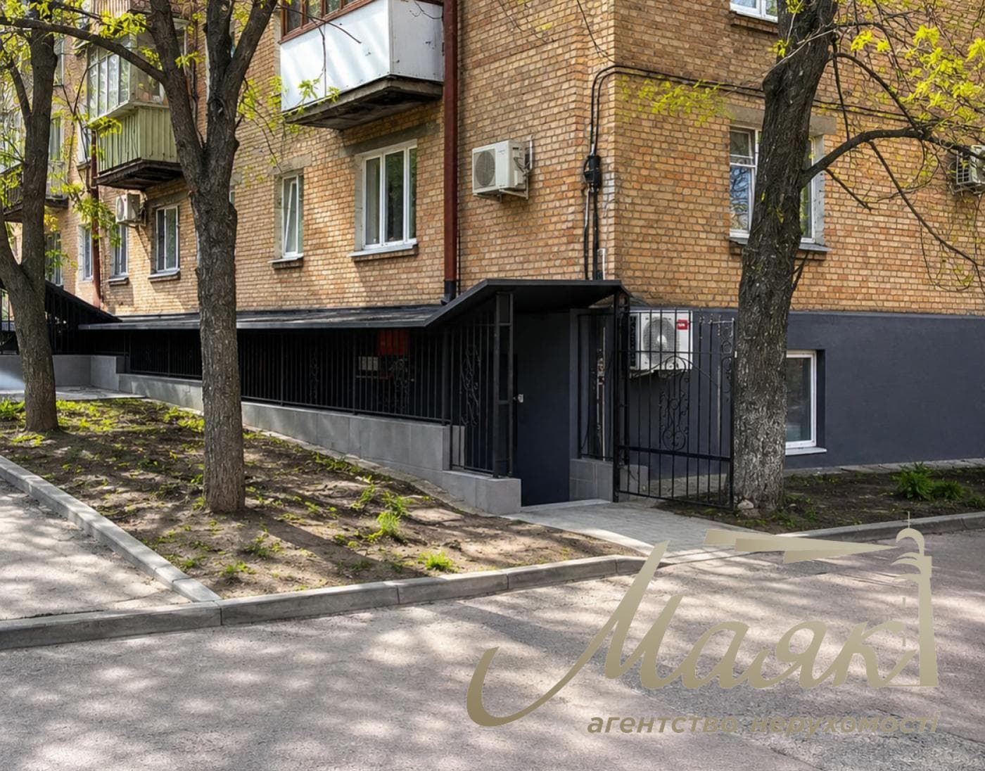 Продажа фасадного помещения 75 м.кв. Отрадный, Героев Севастополя