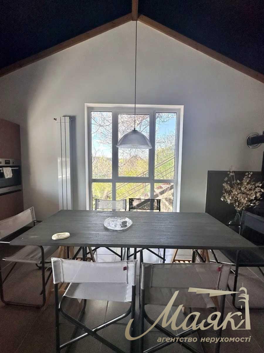 Продаж двоповерхового будинку 134м2 у с. Ходосівка, 15 хвилин до центру Києва.