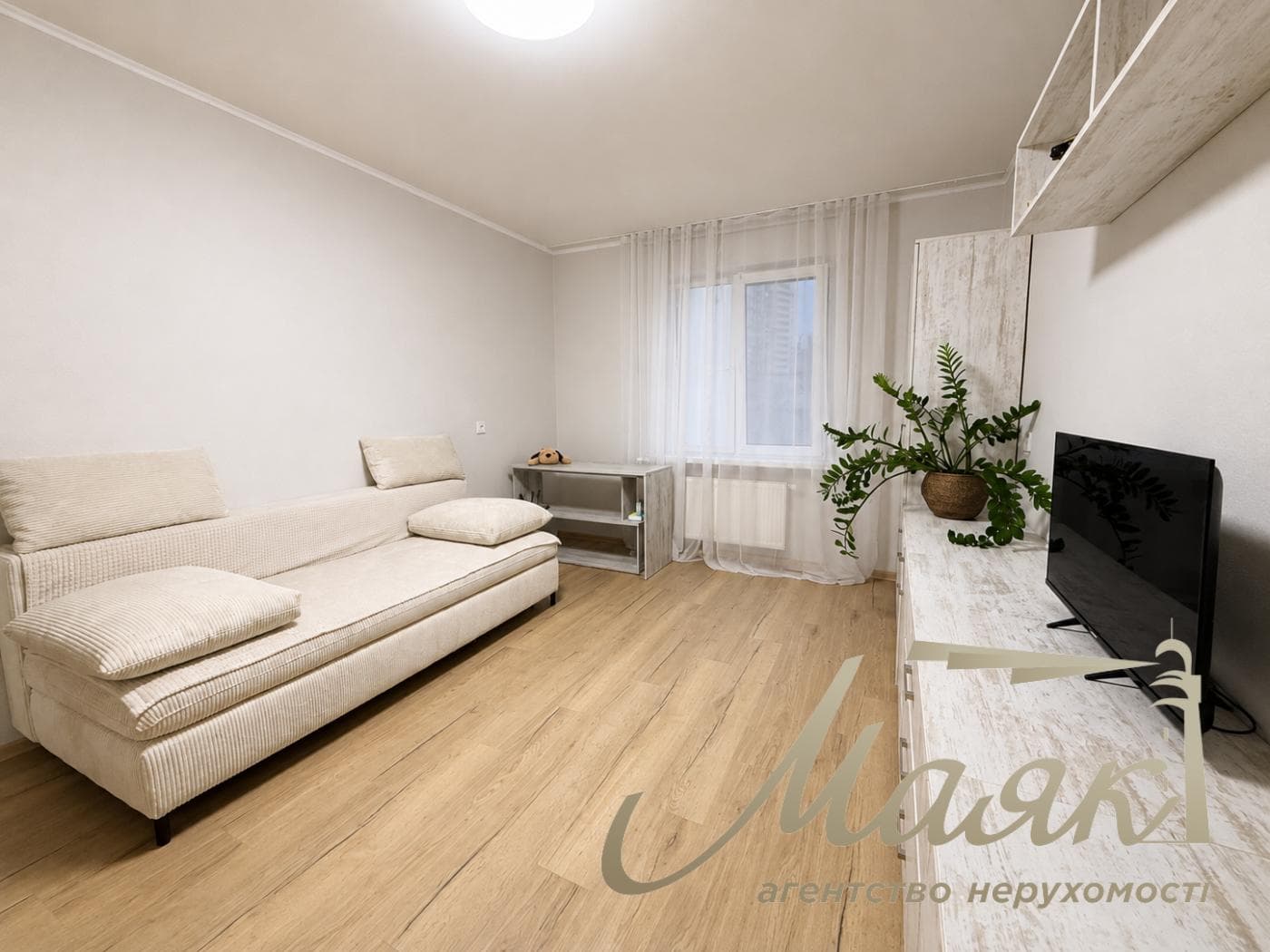 Продаж 1-кімнатної квартири з ремонтом у ЖК The Lakes, Голосіївський район, провулок Ясинуватський, Деміївка, Київ