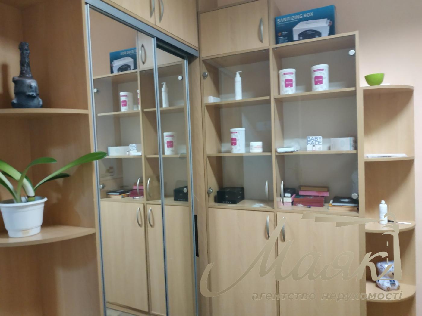 Оренда фасадного приміщення 134 м2 у Печерському районі, вул.Кіквідзе (Бойчука) 18А
