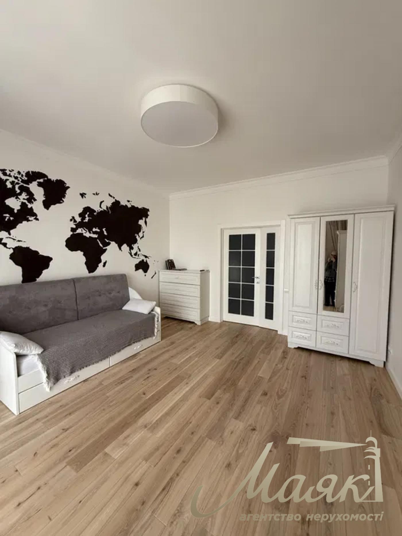 Продаж 2-к квартири в ЖК Граф Толстой, Центр